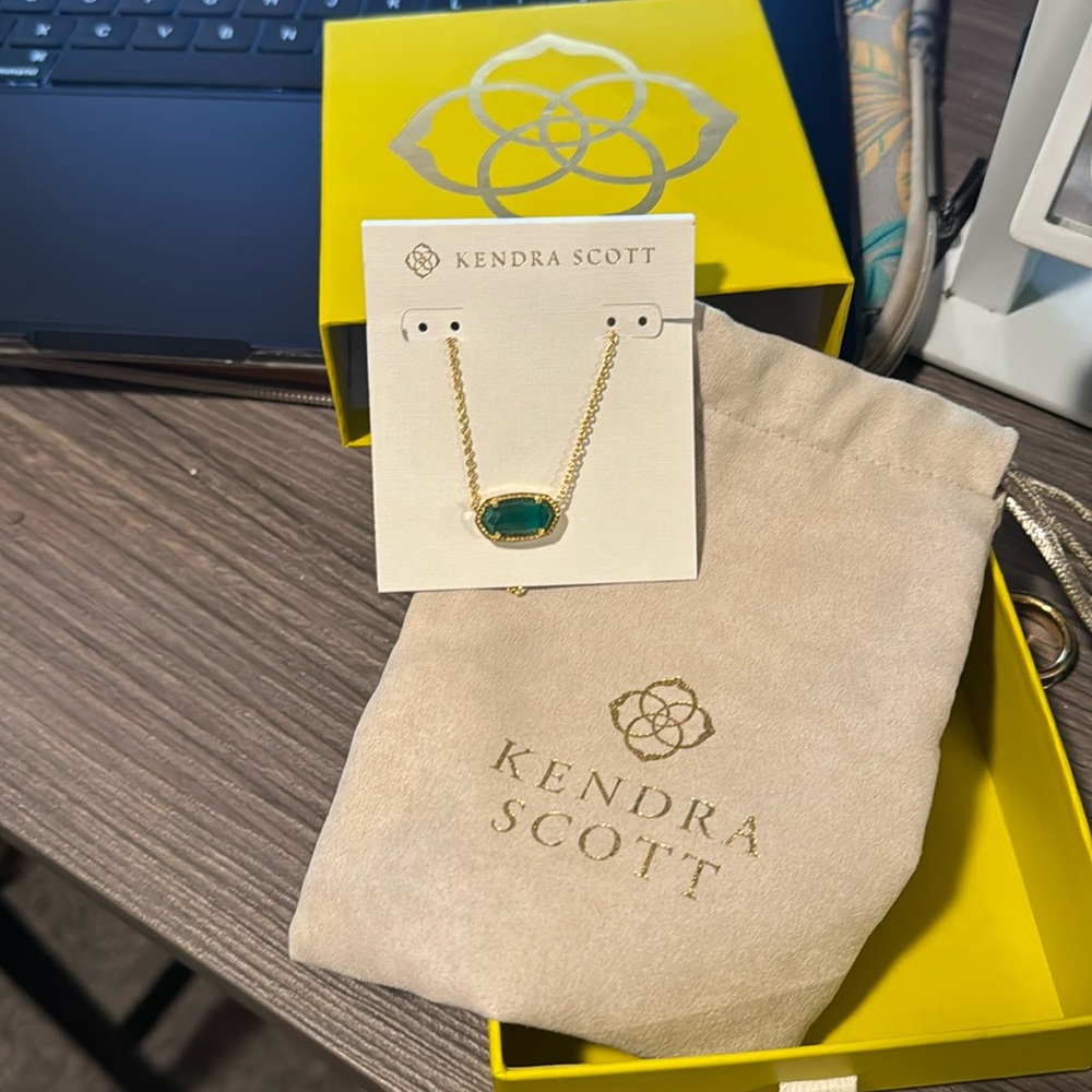 Kendra Scott Elisa Gold and Green necklace
